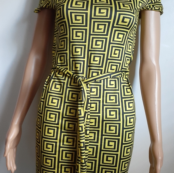 DRESS SOLD OUT - Picture 2 of 12